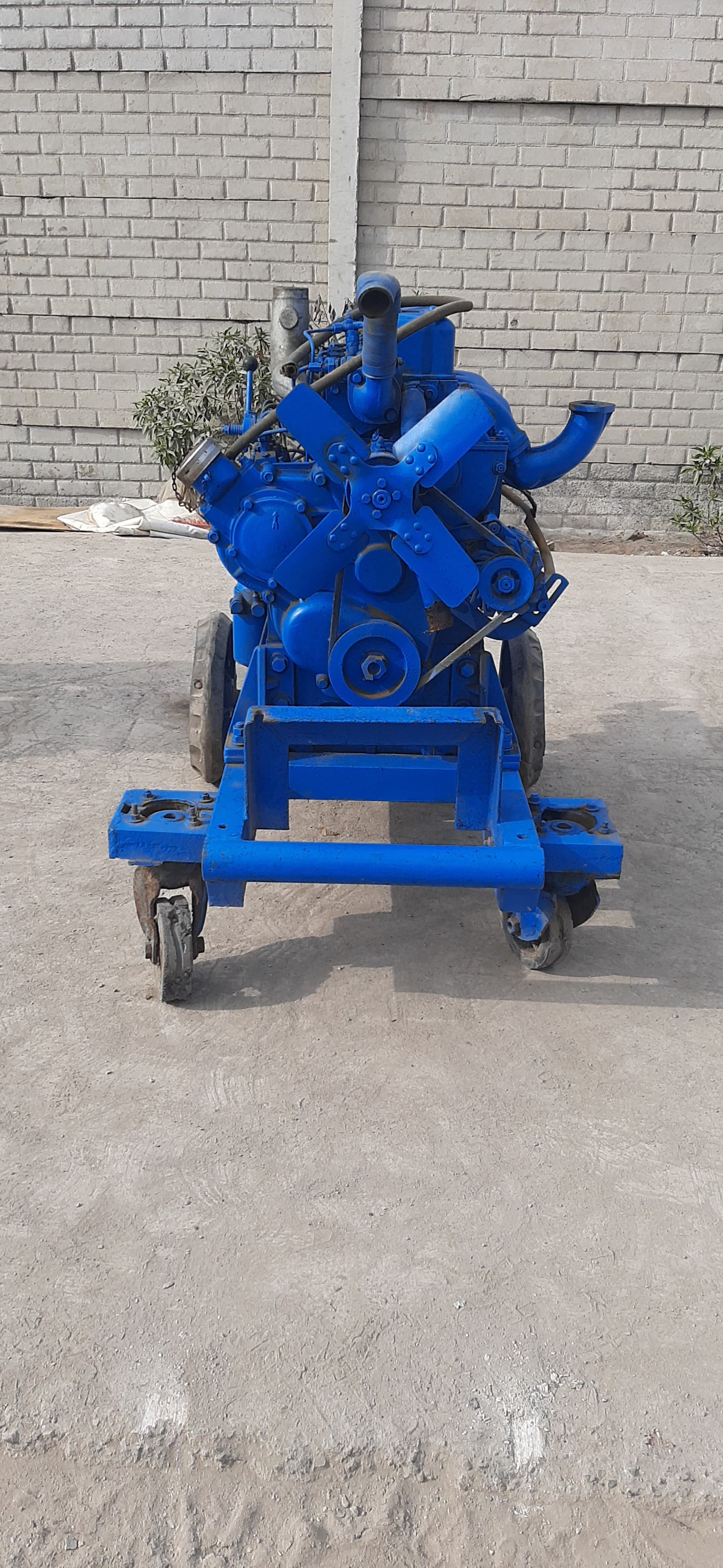 Motor Shanghai Usado 495A, serie 12085 paquete con bomba